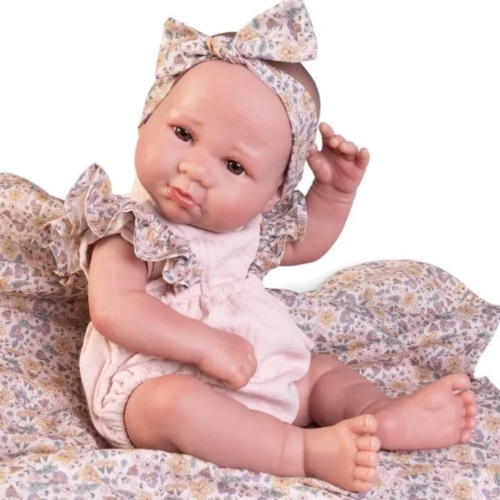 Poupée Antonio Juan 42 cm - Sweet Reborn Luca avec une couverture à fleurs