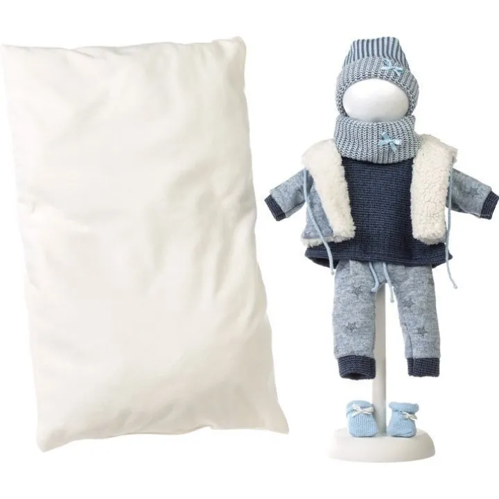 Vêtements pour poupées Llorens 40 cm - Grand coussin blanc, veste avec doublure en peau de mouton, pull, pantalon, écharpe, chapeau et chaussons.